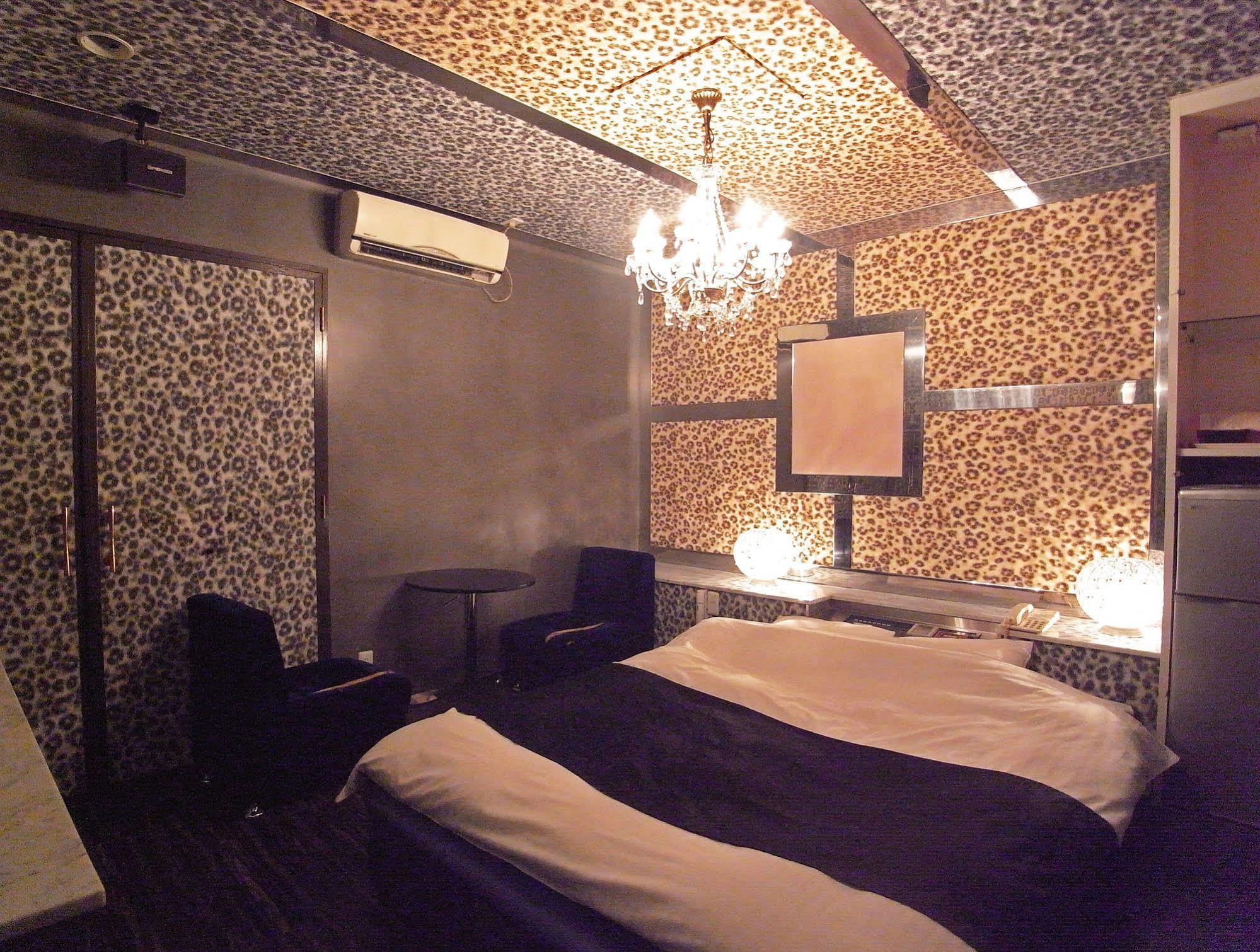 ホテル暴れ狸の鬼袋姫路駅前店 男塾ホテルグループ (Adults Only) Himeji Bagian luar foto
